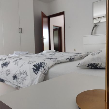 Apartments Vesna สลูน ภายนอก รูปภาพ