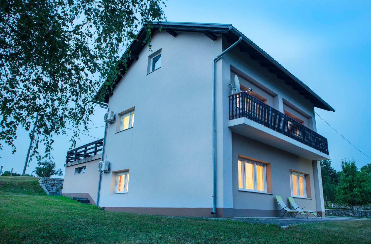 Apartments Vesna สลูน ภายนอก รูปภาพ