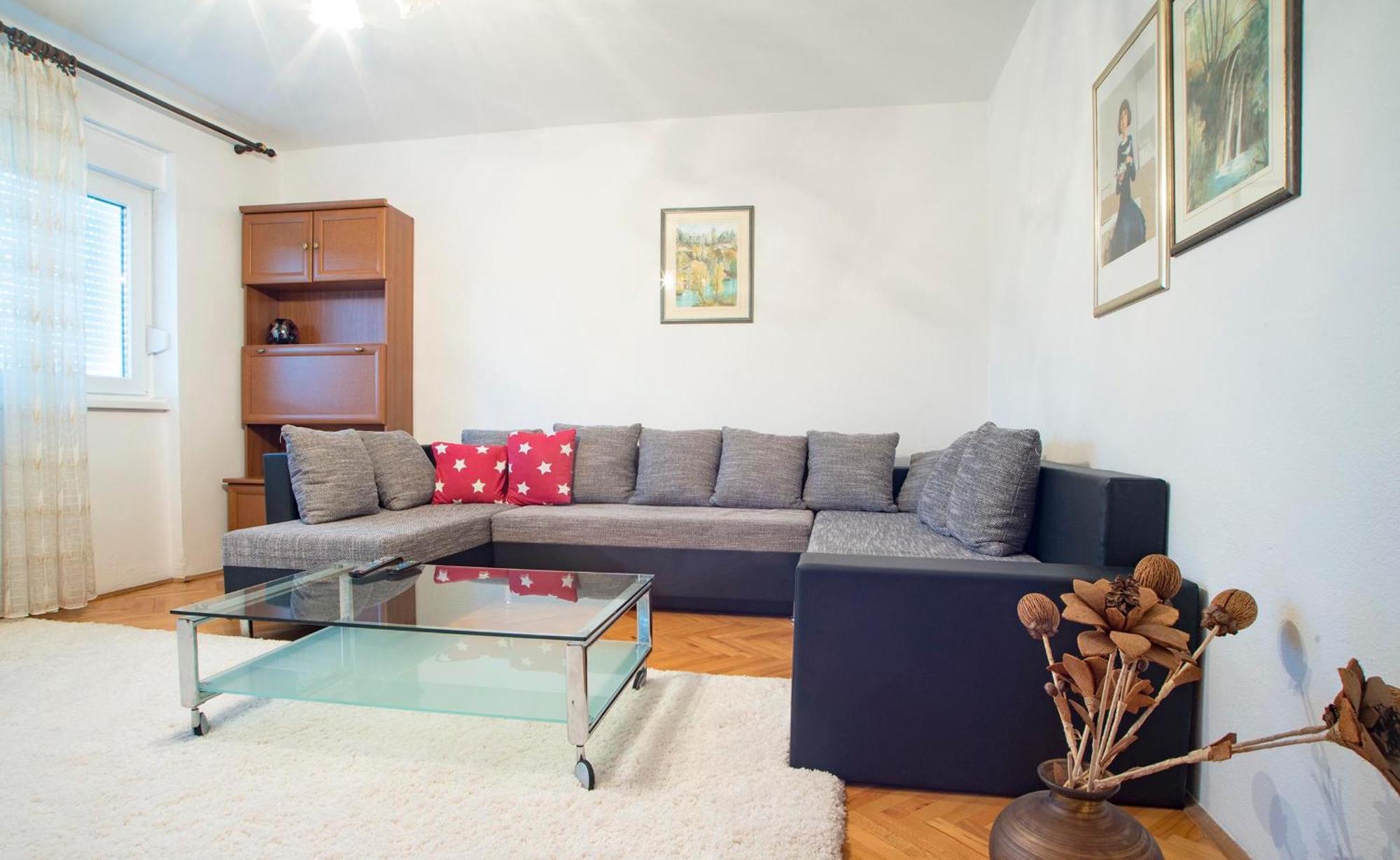Apartments Vesna สลูน ห้อง รูปภาพ