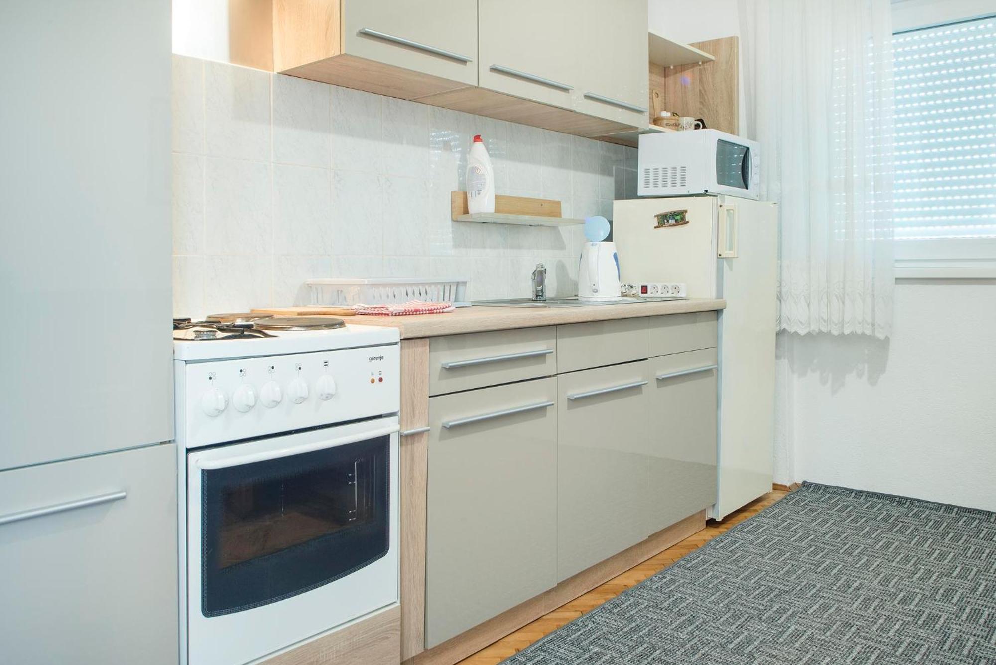 Apartments Vesna สลูน ห้อง รูปภาพ