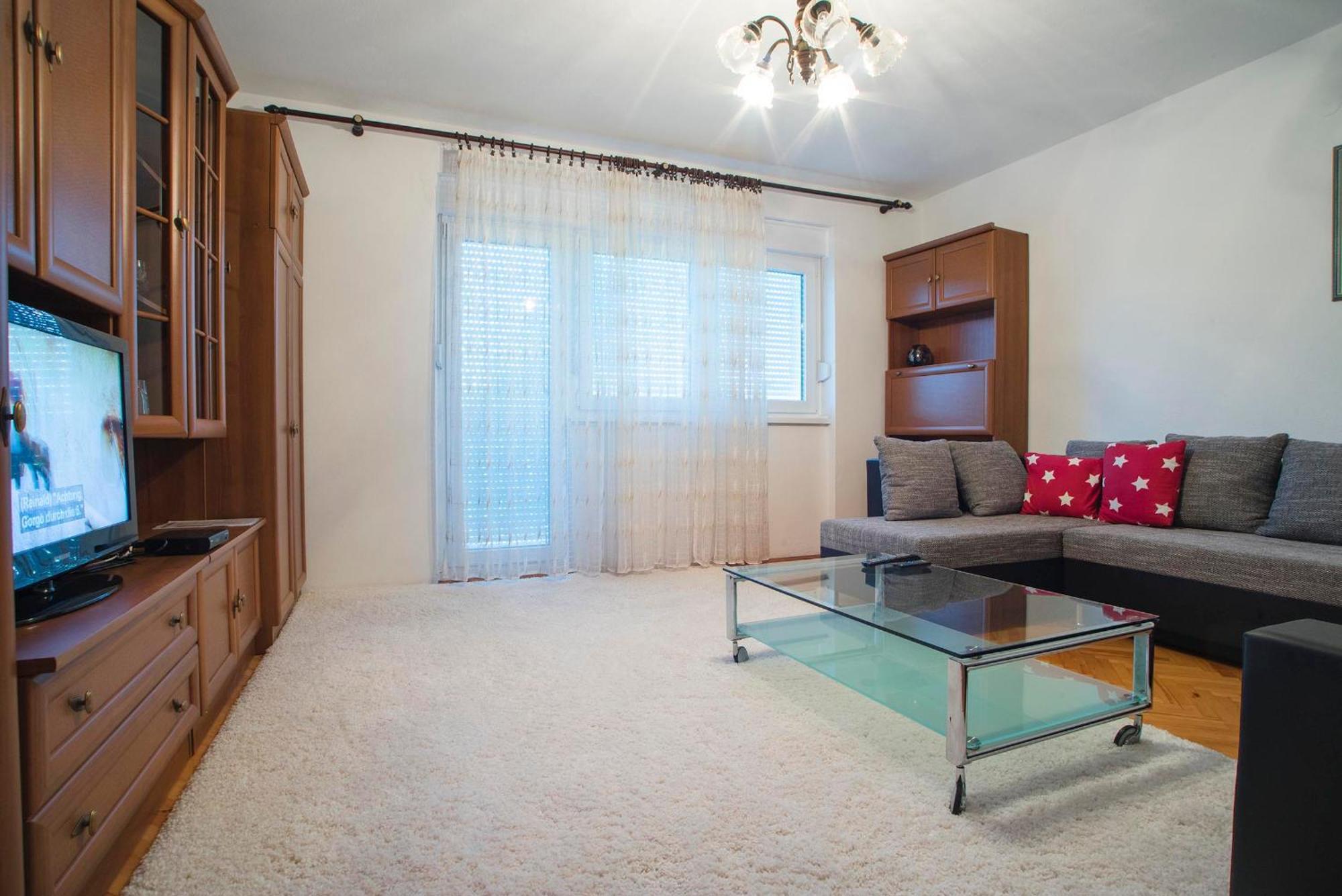 Apartments Vesna สลูน ห้อง รูปภาพ
