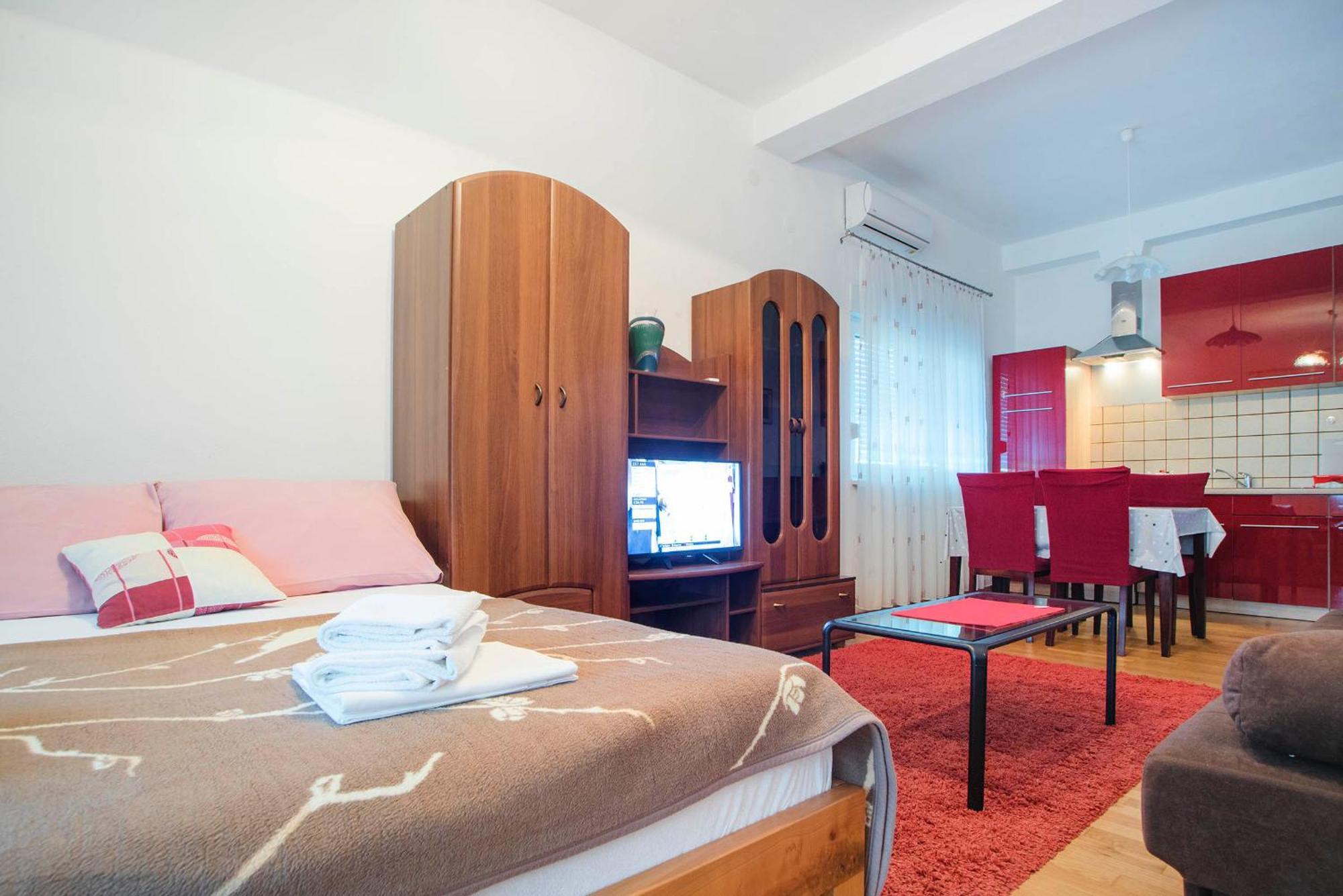 Apartments Vesna สลูน ห้อง รูปภาพ