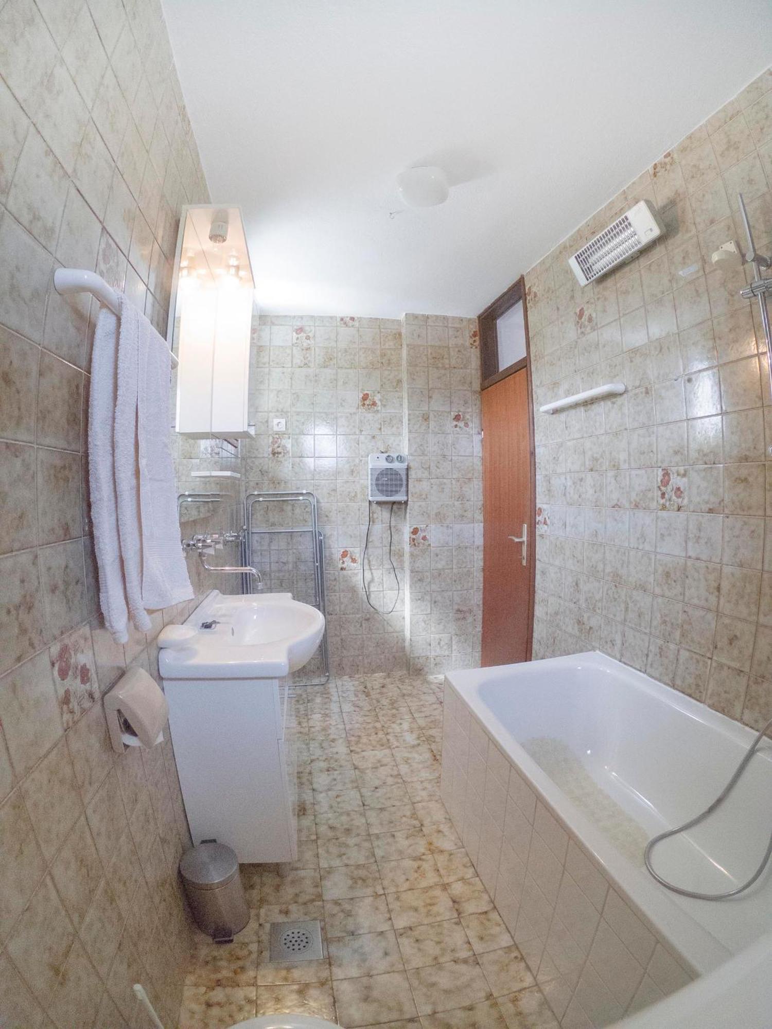 Apartments Vesna สลูน ห้อง รูปภาพ