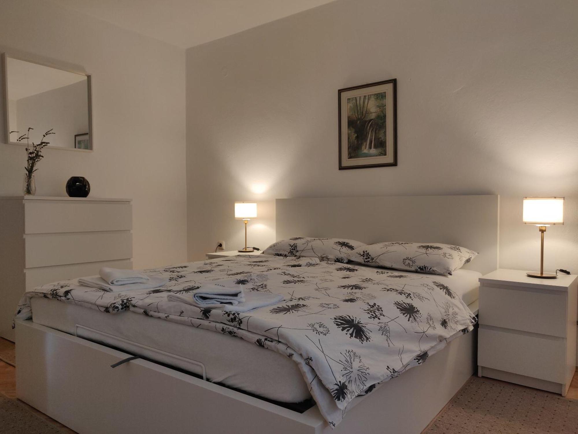 Apartments Vesna สลูน ภายนอก รูปภาพ