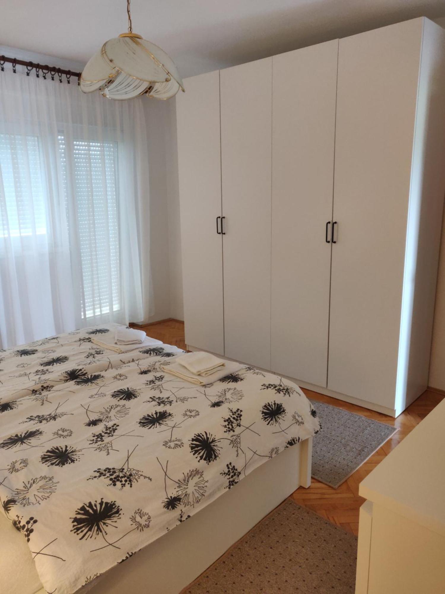 Apartments Vesna สลูน ภายนอก รูปภาพ